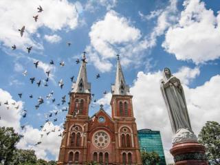 Khám phá vẻ đẹp của những nhà thờ kiến trúc Pháp nổi tiếng tại Việt Nam