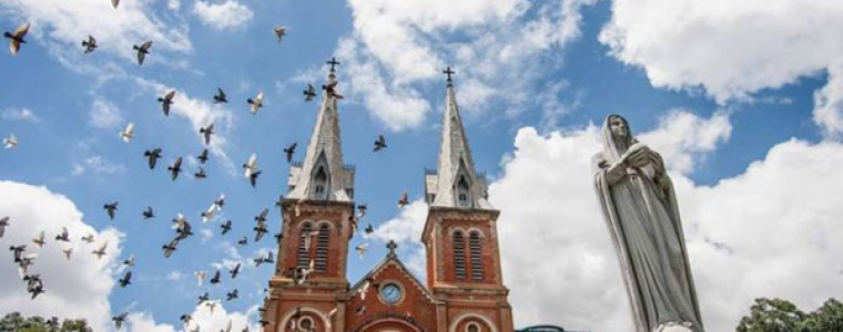 Khám phá vẻ đẹp của những nhà thờ kiến trúc Pháp nổi tiếng tại Việt Nam