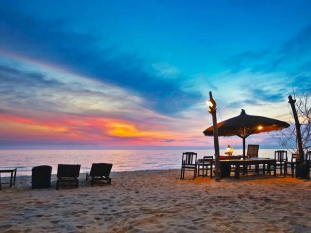 Top 17 bãi biển đẹp nhất cho gia đình và cặp đôi dịp lễ 30/4