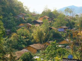 Vượt núi băng rừng khám phá nét đẹp xưa cũ của Làng cổ Thiên Hương