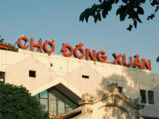 Hướng dẫn mua sắm và khám phá chợ Đồng Xuân