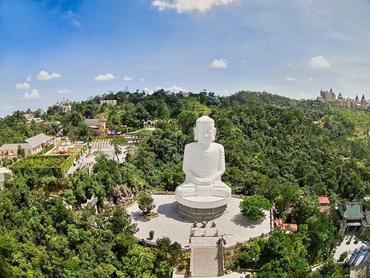 chua-linh-ung-son-tra-5.jpg (95 KB)
