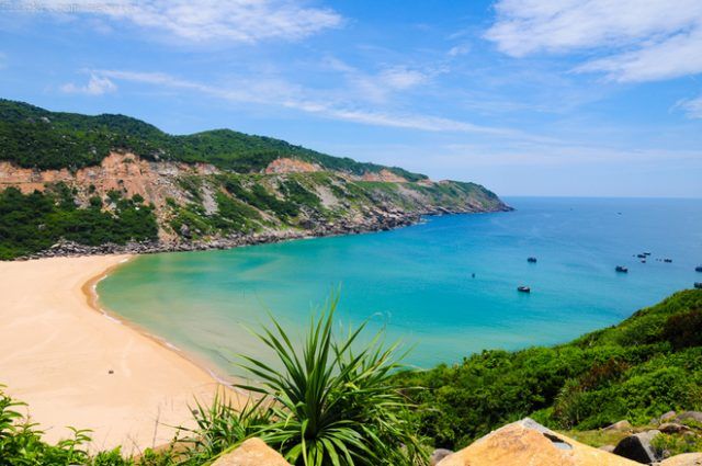 top-15-bai-bien-nha-trang-3.jpg (50 KB)