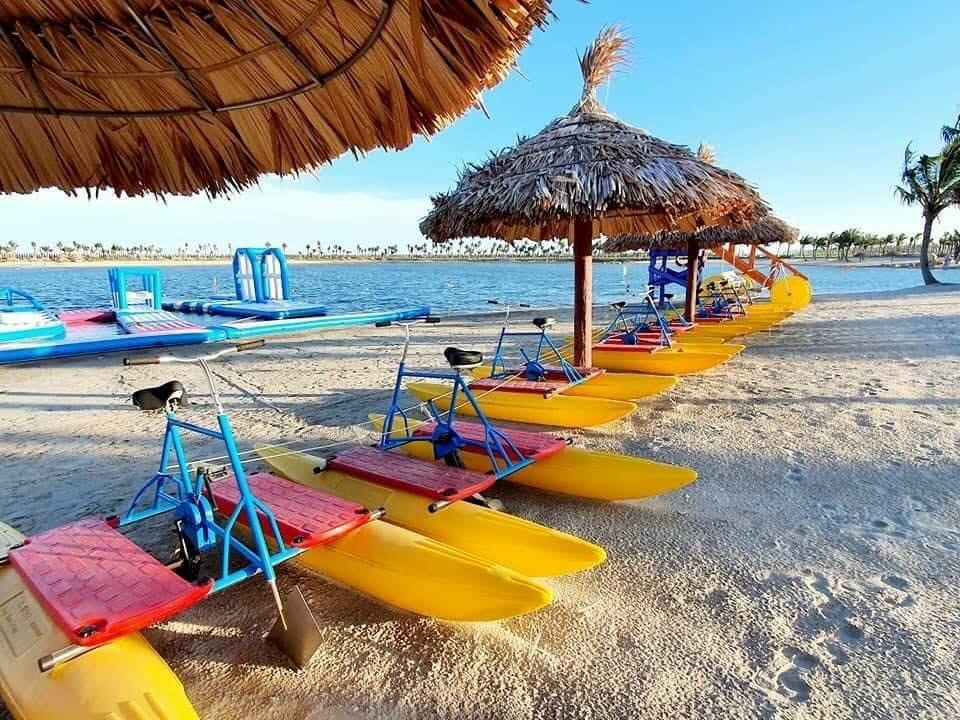 Bãi biển tại khu vui chơi quốc tế Đồi Rồng