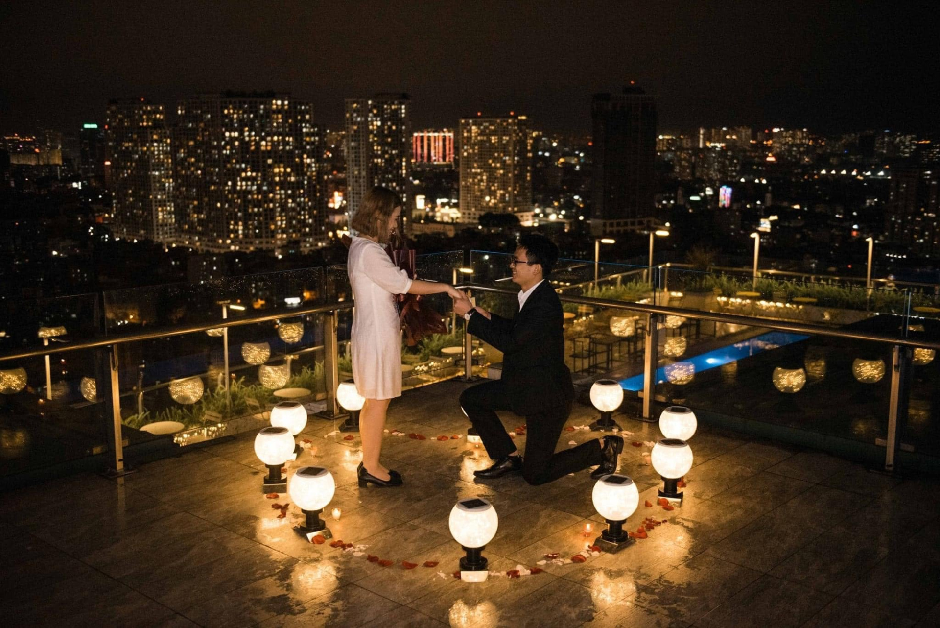 rooftop-bars.jpg (806 KB)