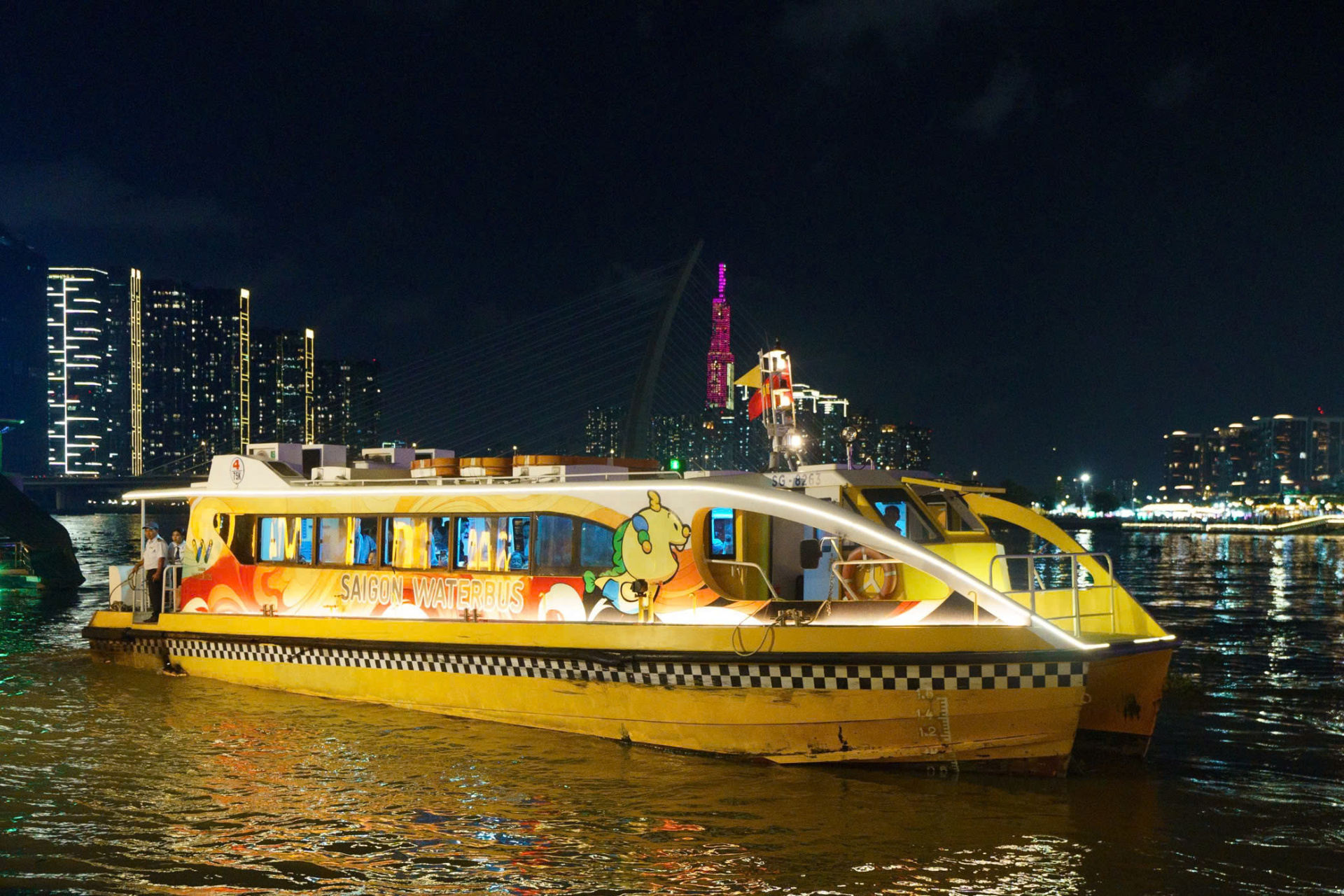 saigon-water-bus.jpg (978 KB)