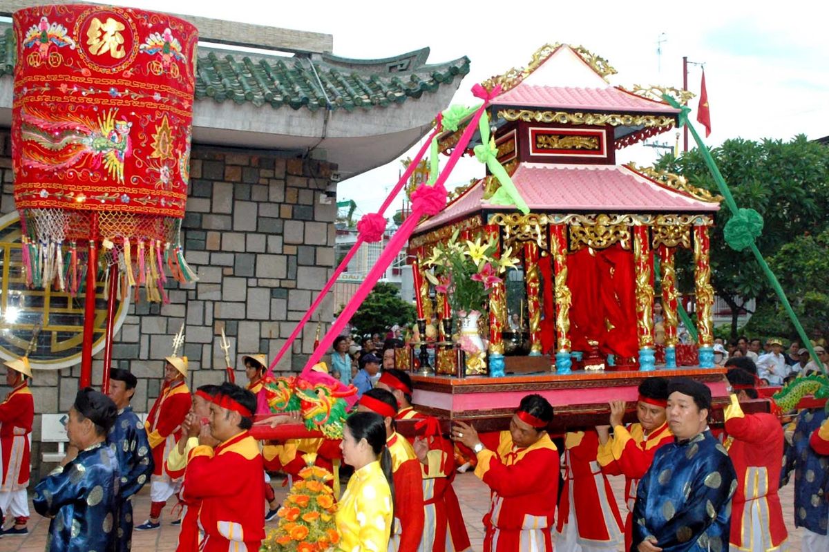 le-hoi-mieu-ba-chua-xu-nui-sam.jpg (214 KB)