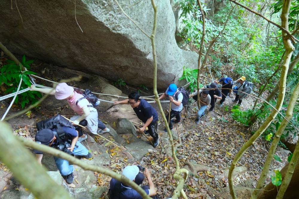 trekking-nui-cam.jpg (149 KB)